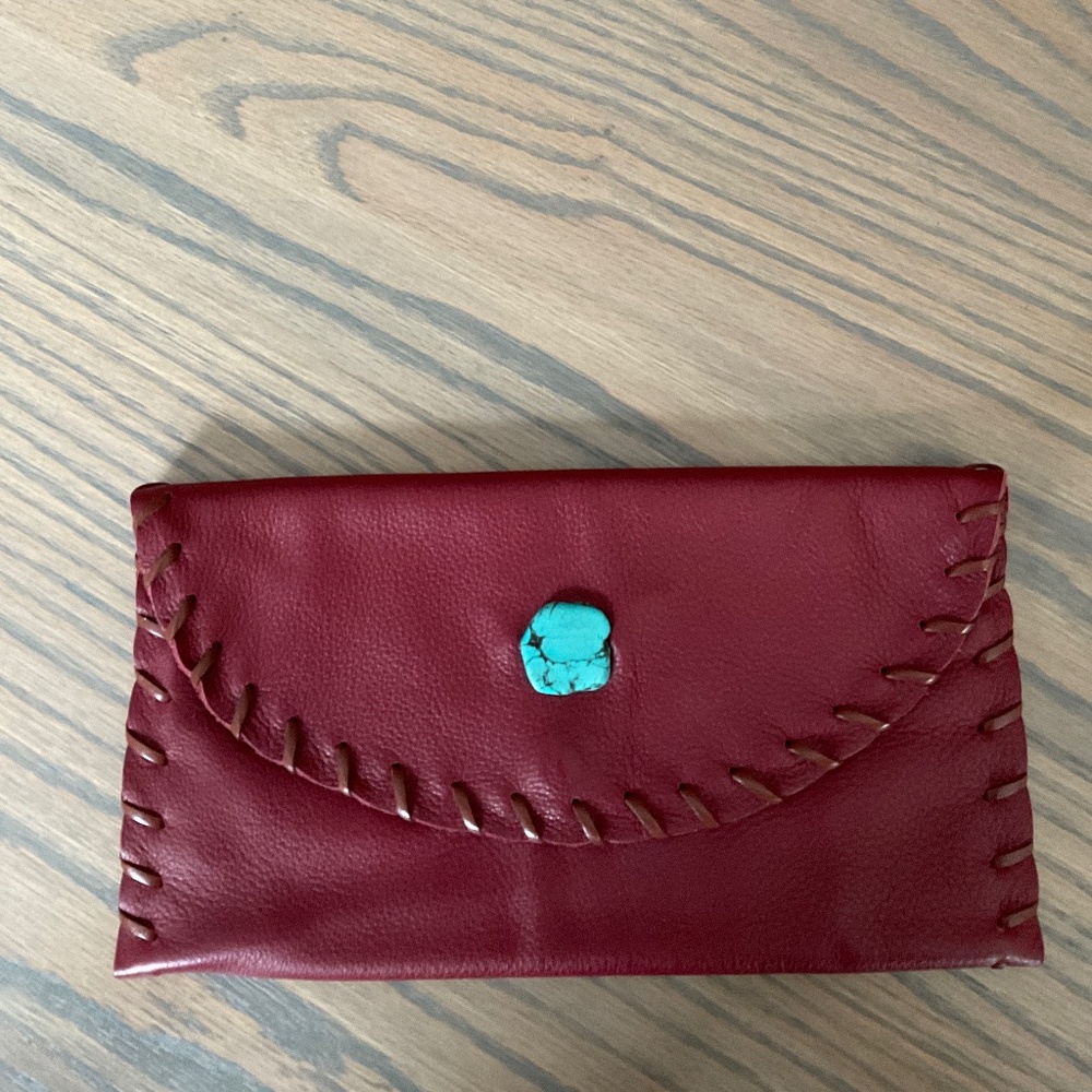 Ladies Leather Purse. . Burgundy.  10” x 5 1/2”.  Magnetic closure. Jade Stone